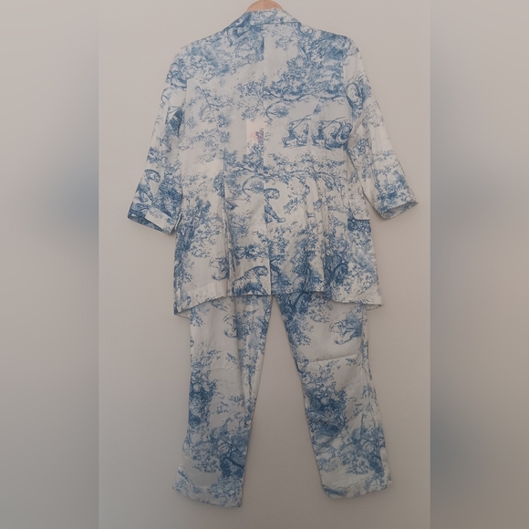 Blue and White Patterned Blazer and Pants Set - Picture 2 of 2